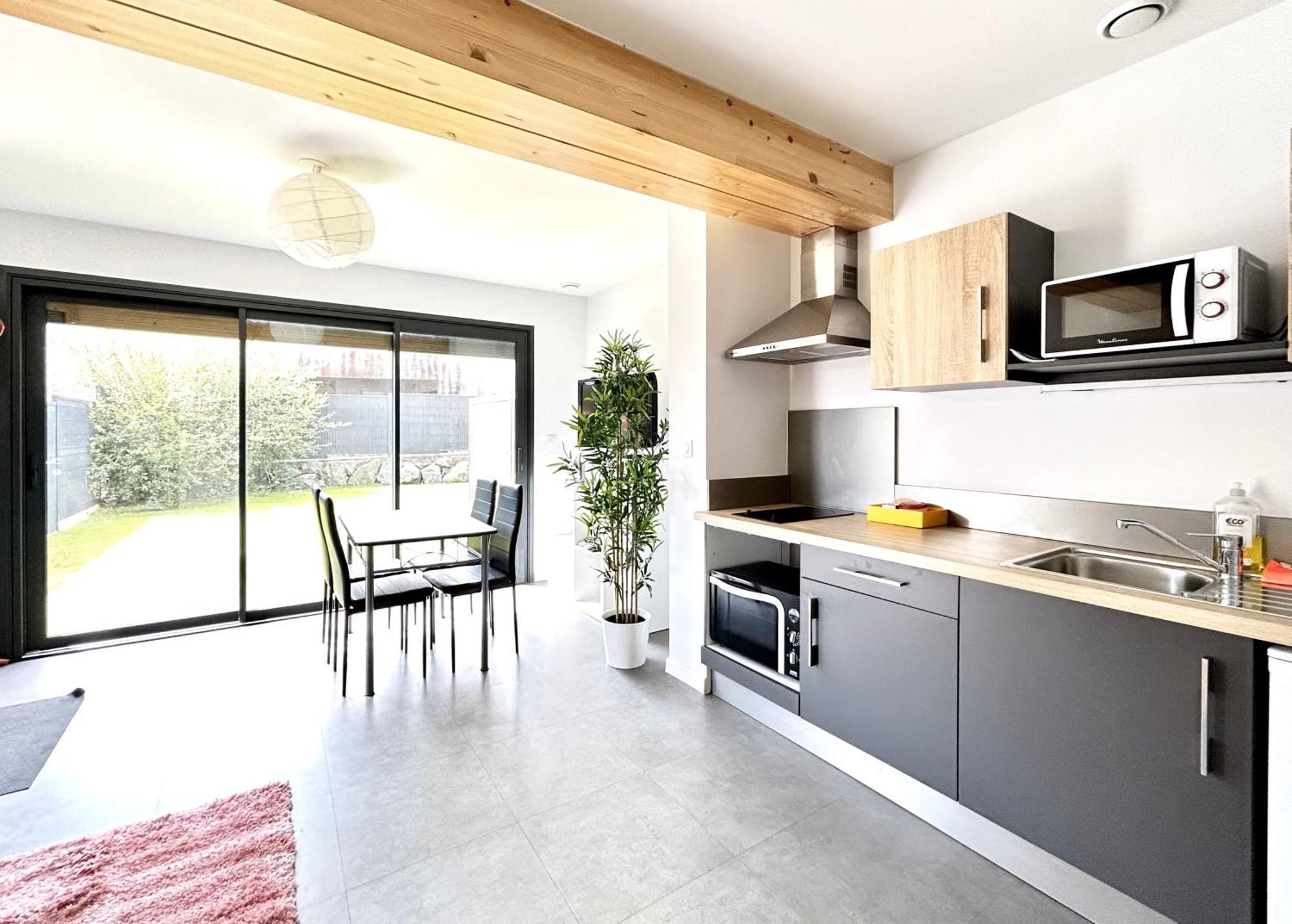 Du Vignoble A L'Atlantique - Residence Montifault Gites Du 2 Au 3 Pieces Le Pallet Экстерьер фото